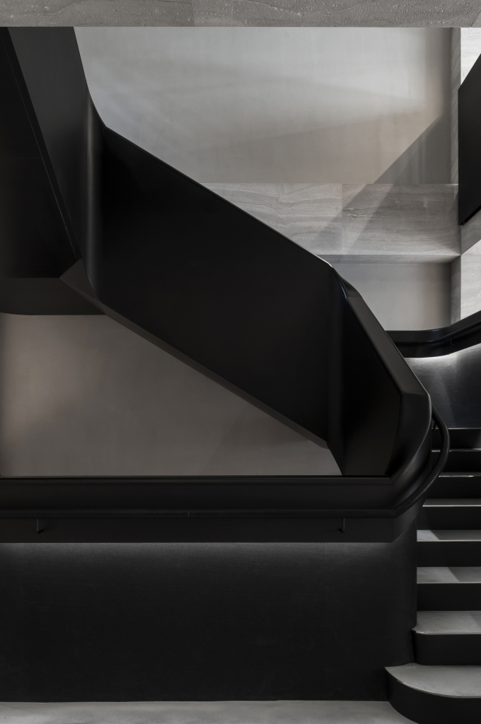 Focus on staircases as the central element in new retail concepts –  PROMOSTYL