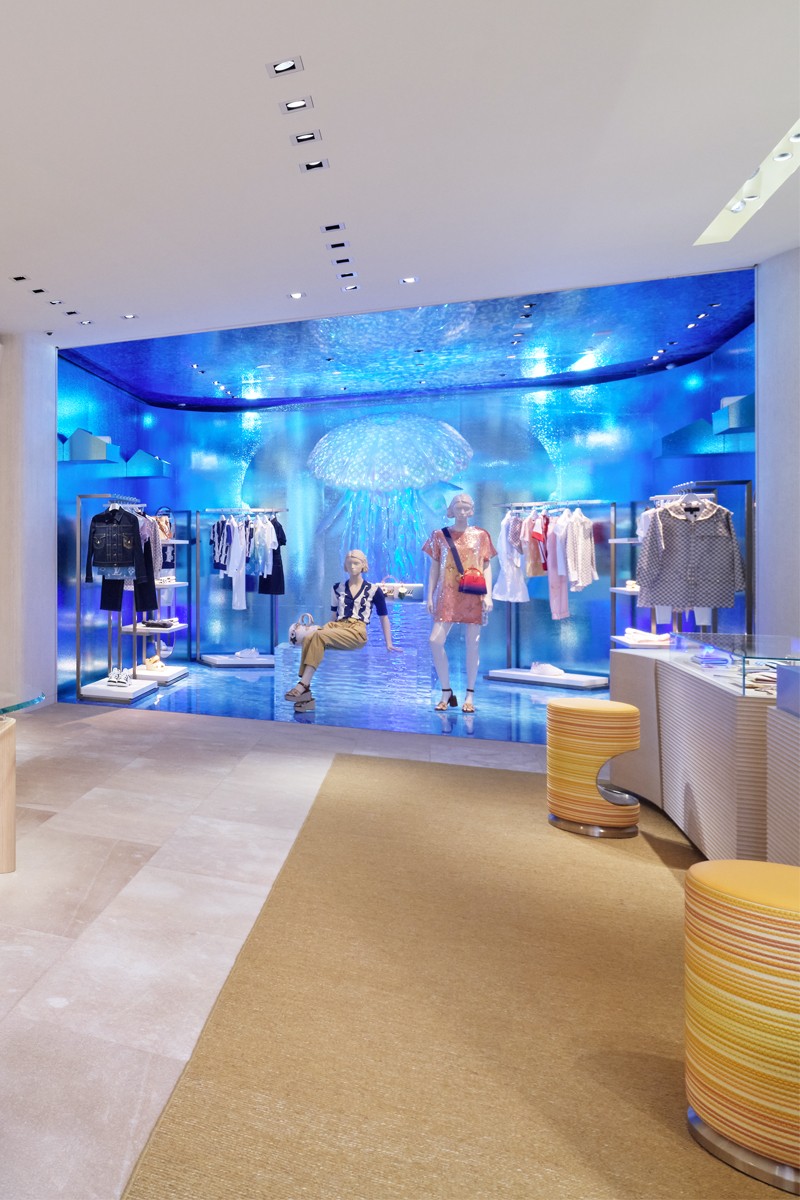 Louis Vuitton Ginza Clothing Retail Shop Design 